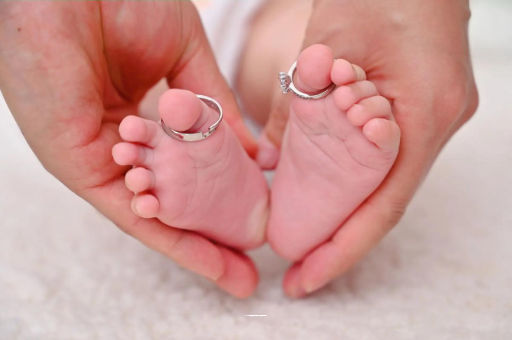 新野怀孕肚子一边高一边低 新野怀孕肚子一边高一边低